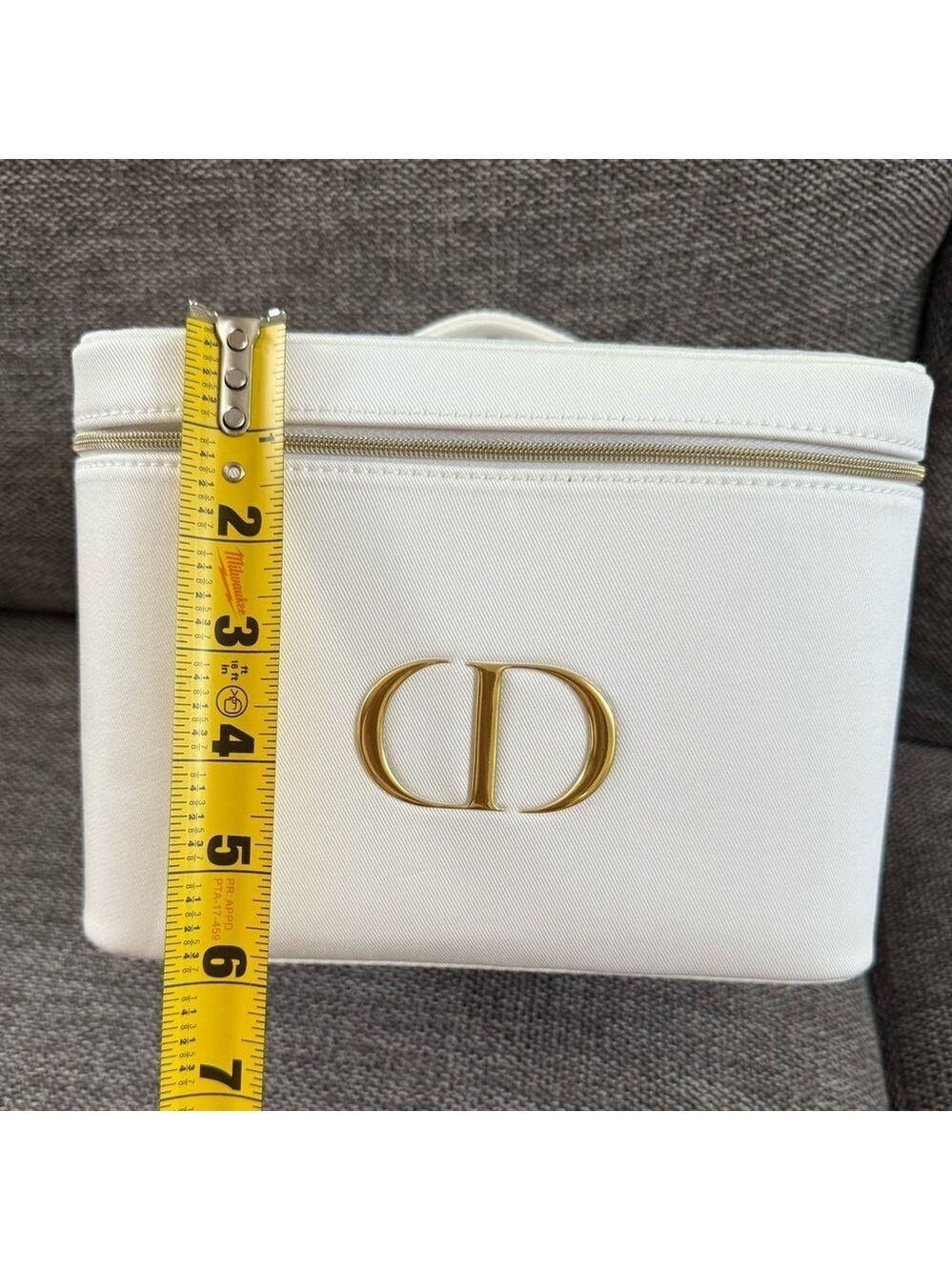 DIOR Prestige Lifestyle Set White Vanity Pouch Cotton Face Towel - Picture 11 of 16